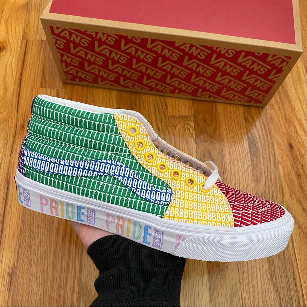 Vans Sk8-Mid Pride Women’s Sneakers